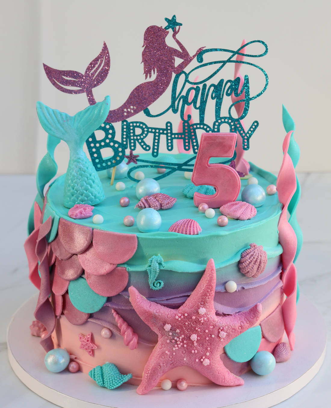 Mermaid and starfish on the cake