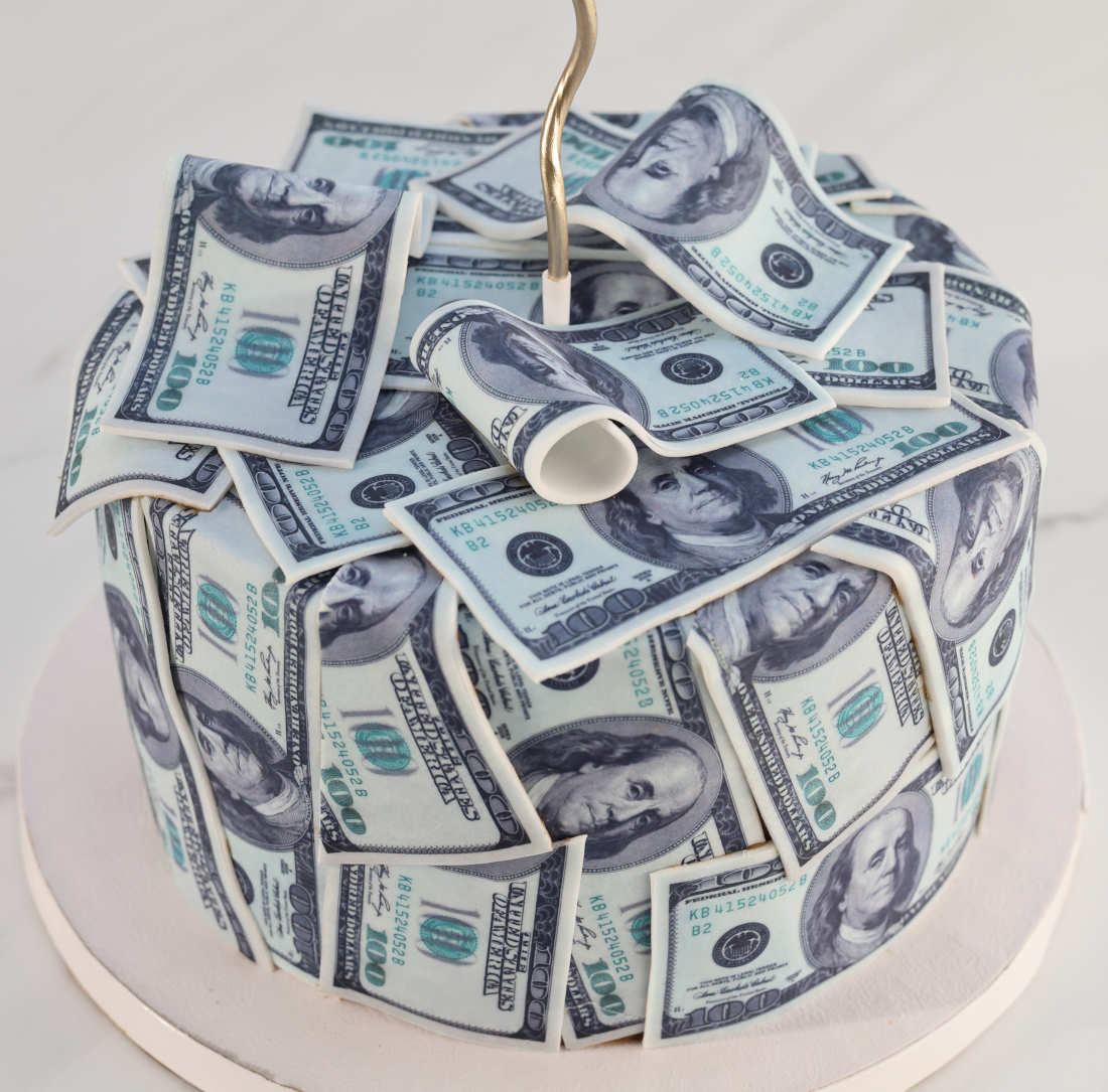 Cake with dollars in Vilnius