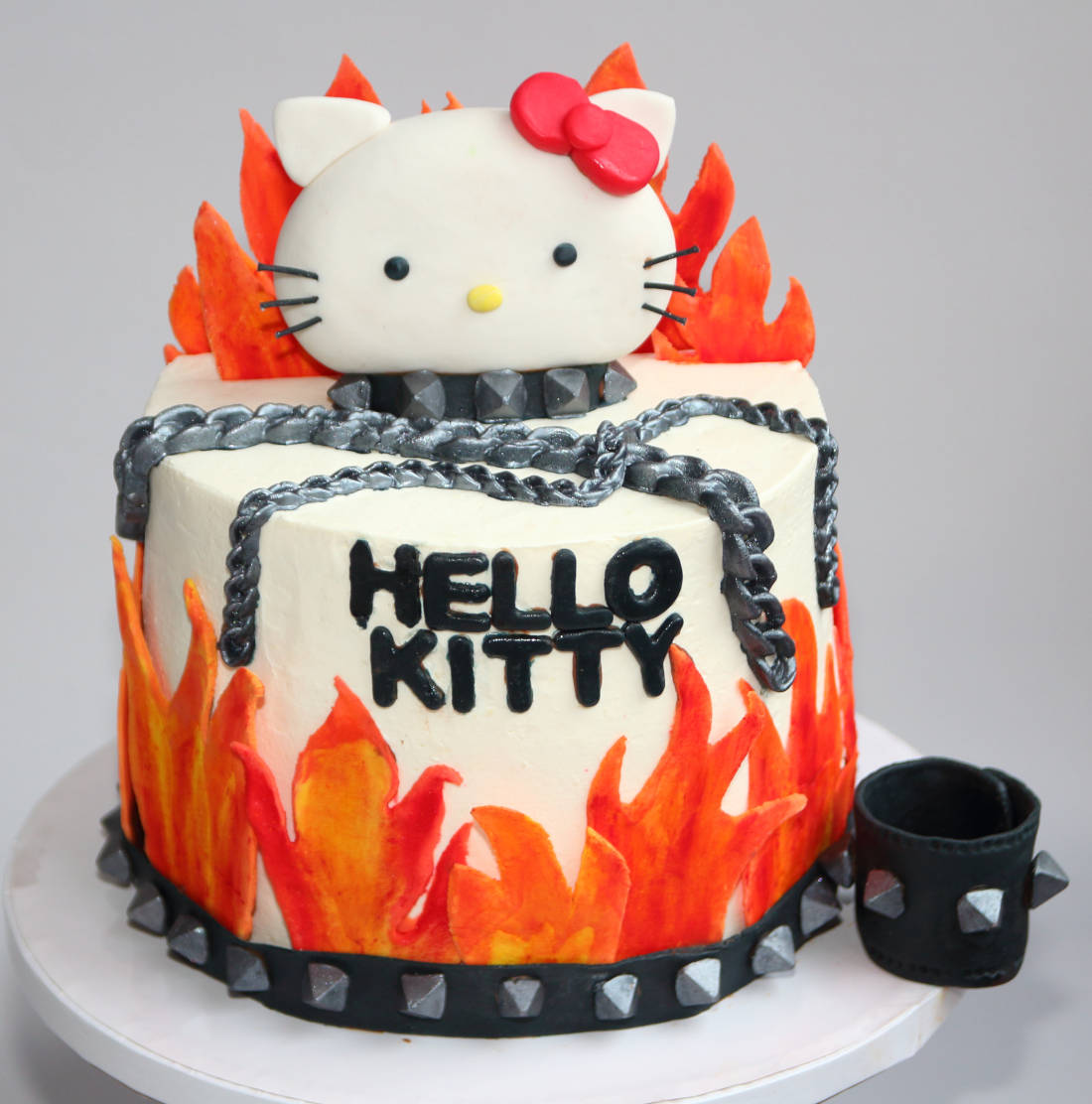 Original Hello Kitty cake for a bad girl