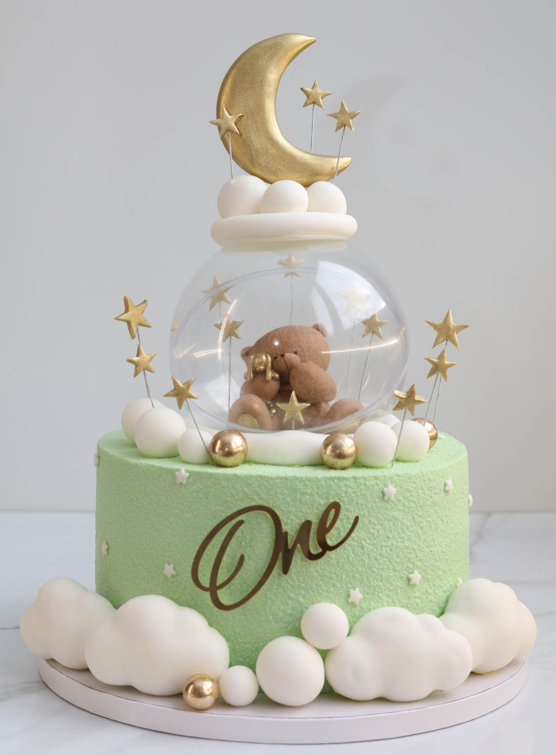 Cake with the bear and Moon for the first birthday