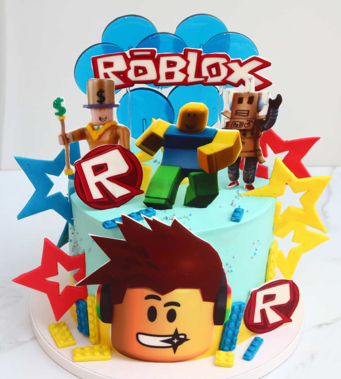 Торт с игроками Roblox