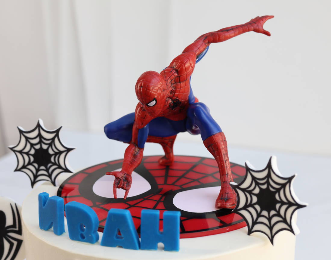 Cake with the Spider-Man toy