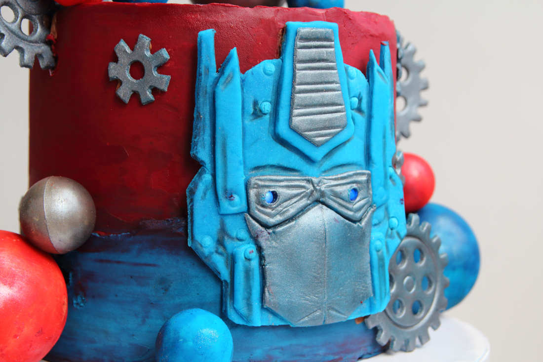 Украшение торта трансформер Optimus Prime