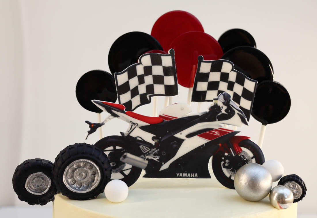Tortas su motociklu ir ledinukai